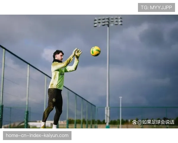 亨克埃曼斯加时赛破门扳平，主场顽强守住不败金身